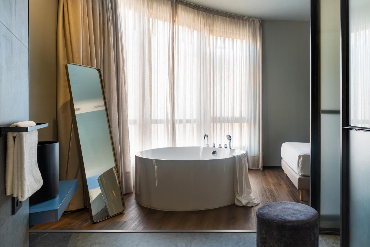 Muralla Sevilla Suites By Lola Екстериор снимка