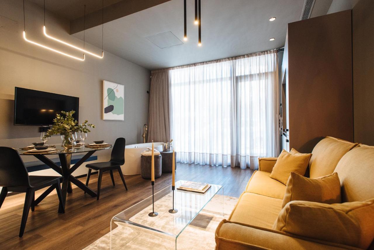 Muralla Sevilla Suites By Lola Екстериор снимка